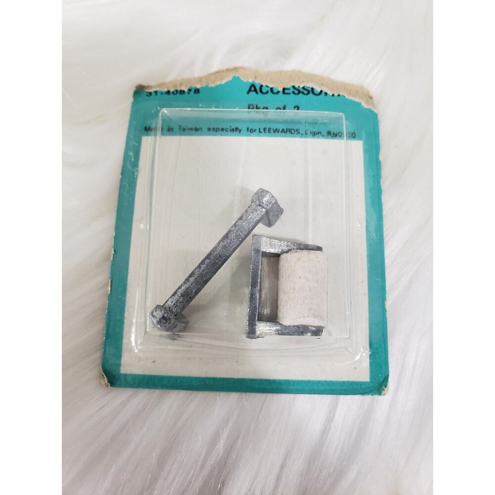 NEW Vintage Leewards Miniature Toilet Paper And Towel Rack Holder Set Doll house
